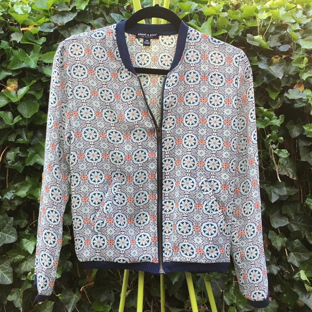 Light Floral Zippered Jacket